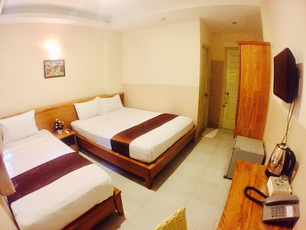 Marie-Line Hotel 7/29
