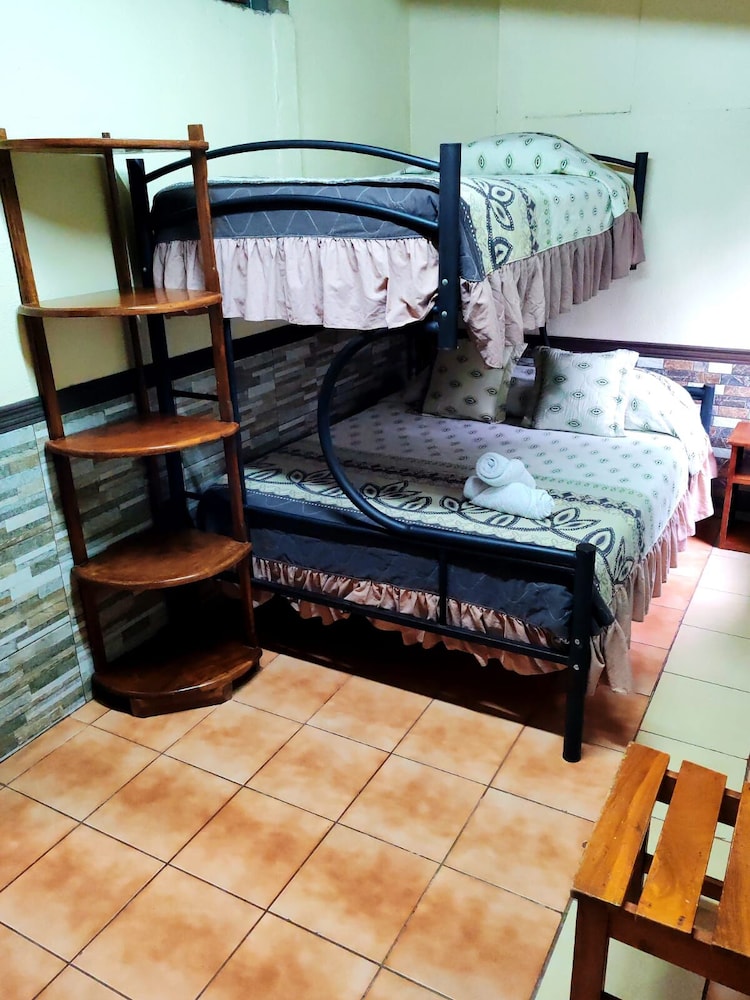 Cabinas El Pueblo B&B 22/43