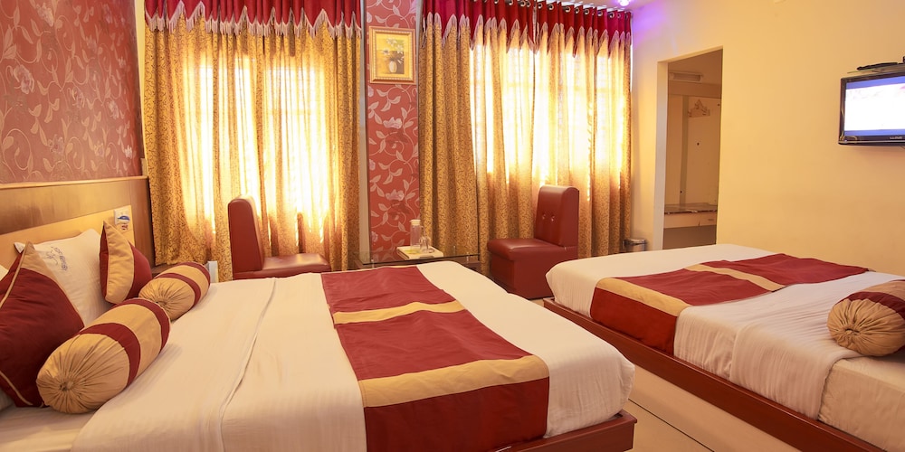 AISHWARYA RESIDENCY 44/70