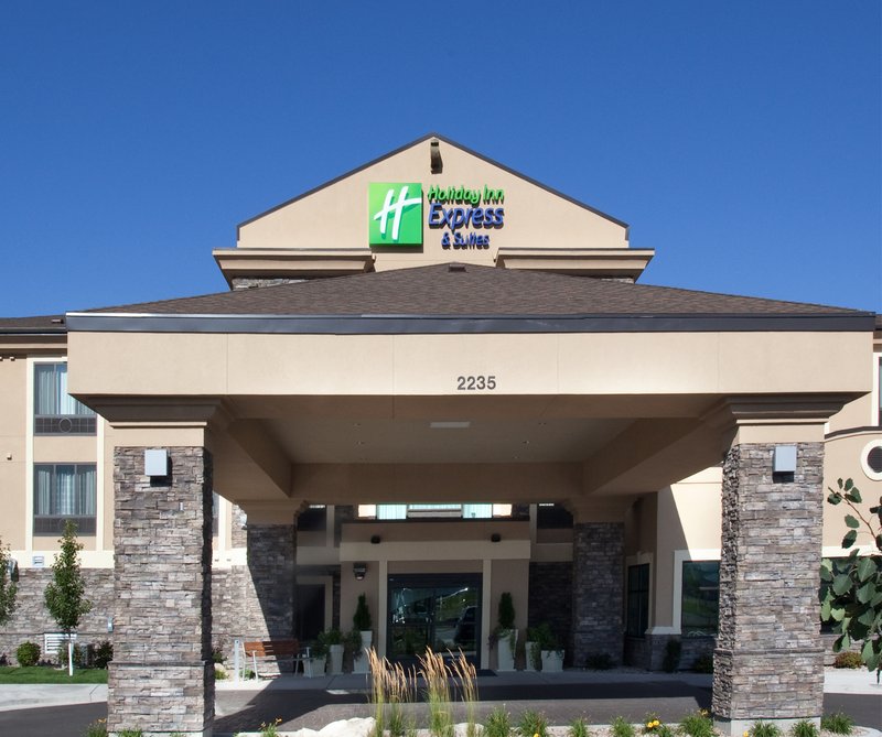 Holiday Inn Express Hotel Suites Logan 6/79