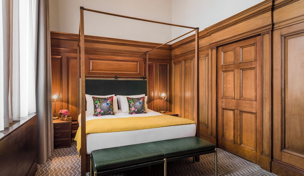 Heritage, Suite, King Bed