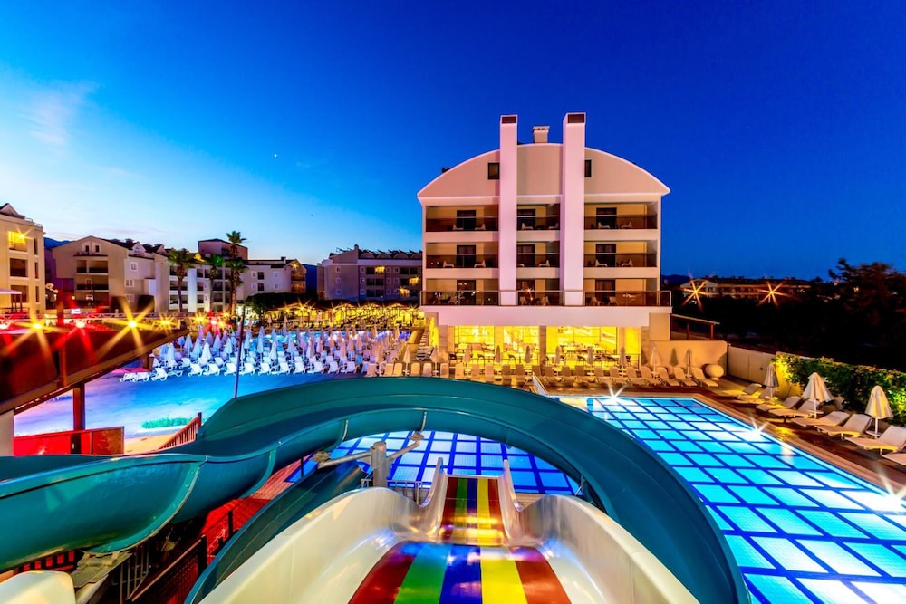 Julian Club Hotel 54/64