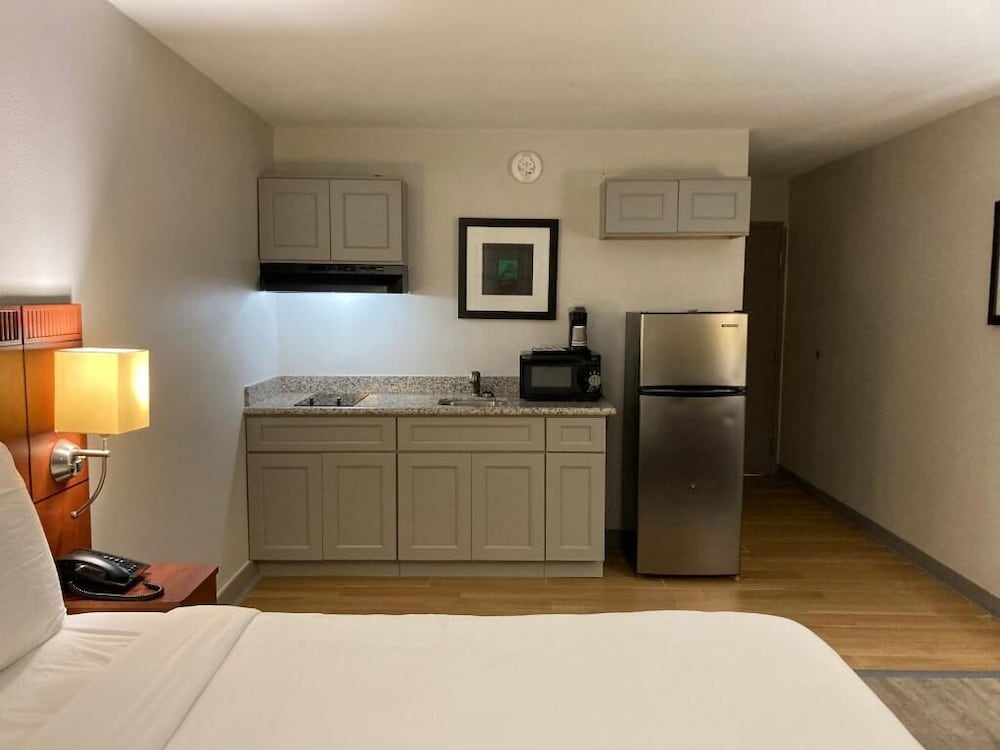 ECONO LODGE AND SUITES(Orange - TX) 16/53