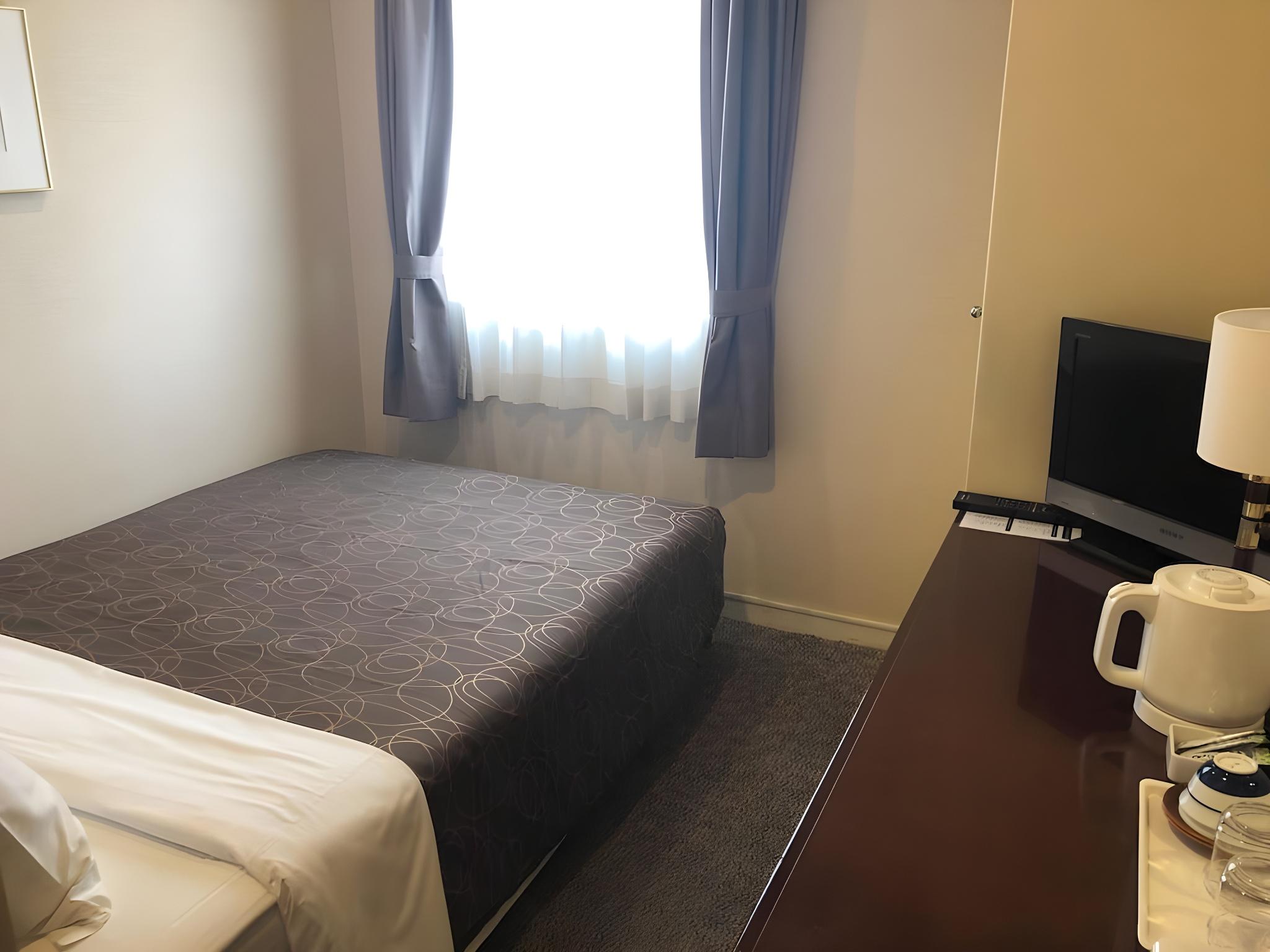 Semi Room, Semi Double Bed