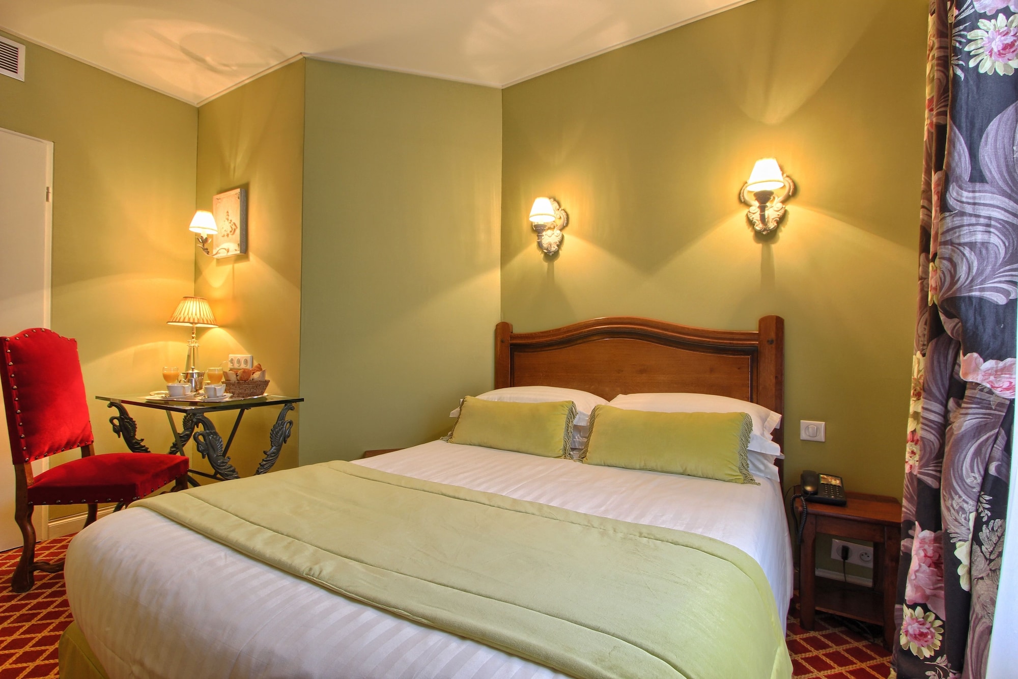 CLASSIC, DOUBLE BED