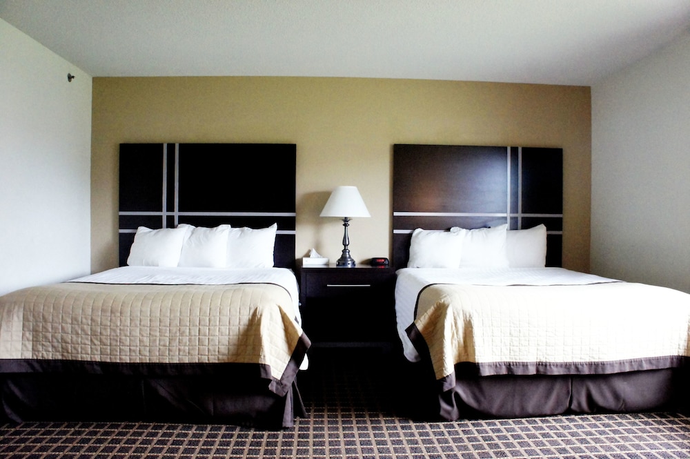 Baymont By Wyndham Green Bay 8/34
