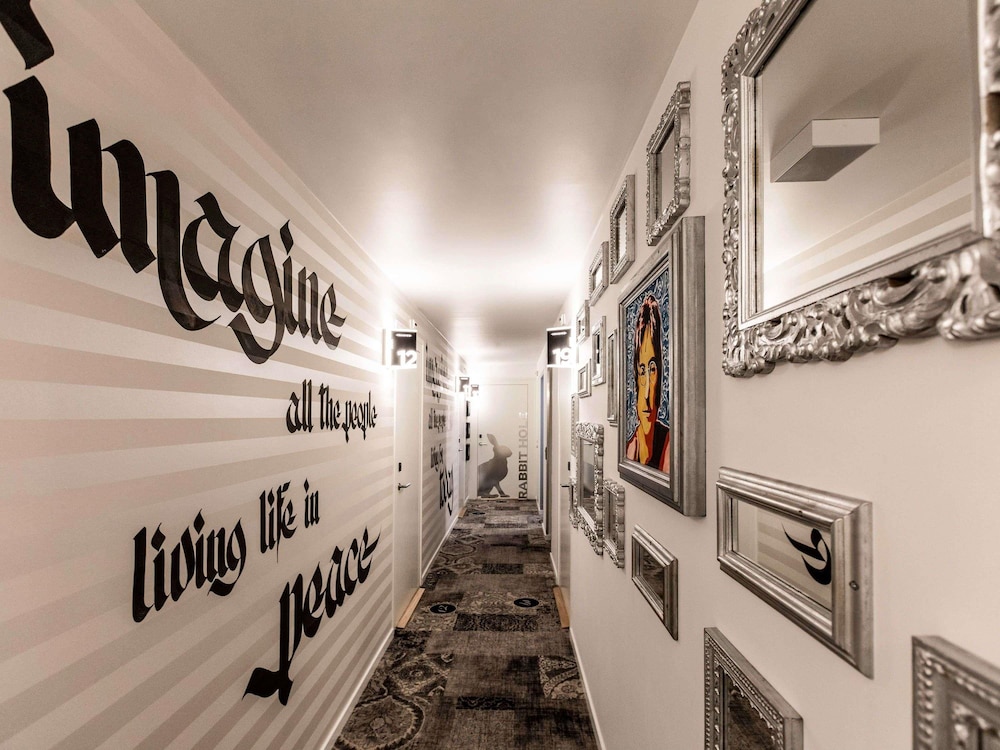 Ibis Styles Lausanne Center Madhouse 7/50