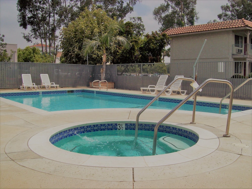 Regency Inn Norco 39/42