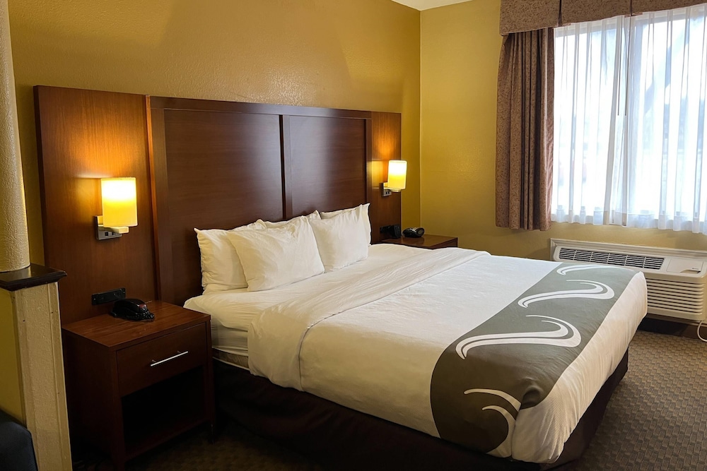 Quality Suites Midland North Loop 250 25/63