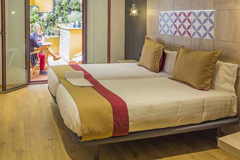 ROOM, DOUBLE OR TWIN BED, TERRACE