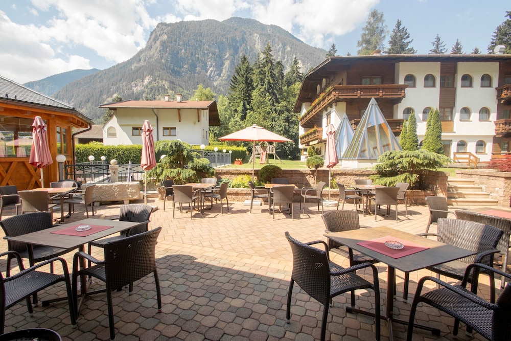 HOTEL WALDHOF 36/50