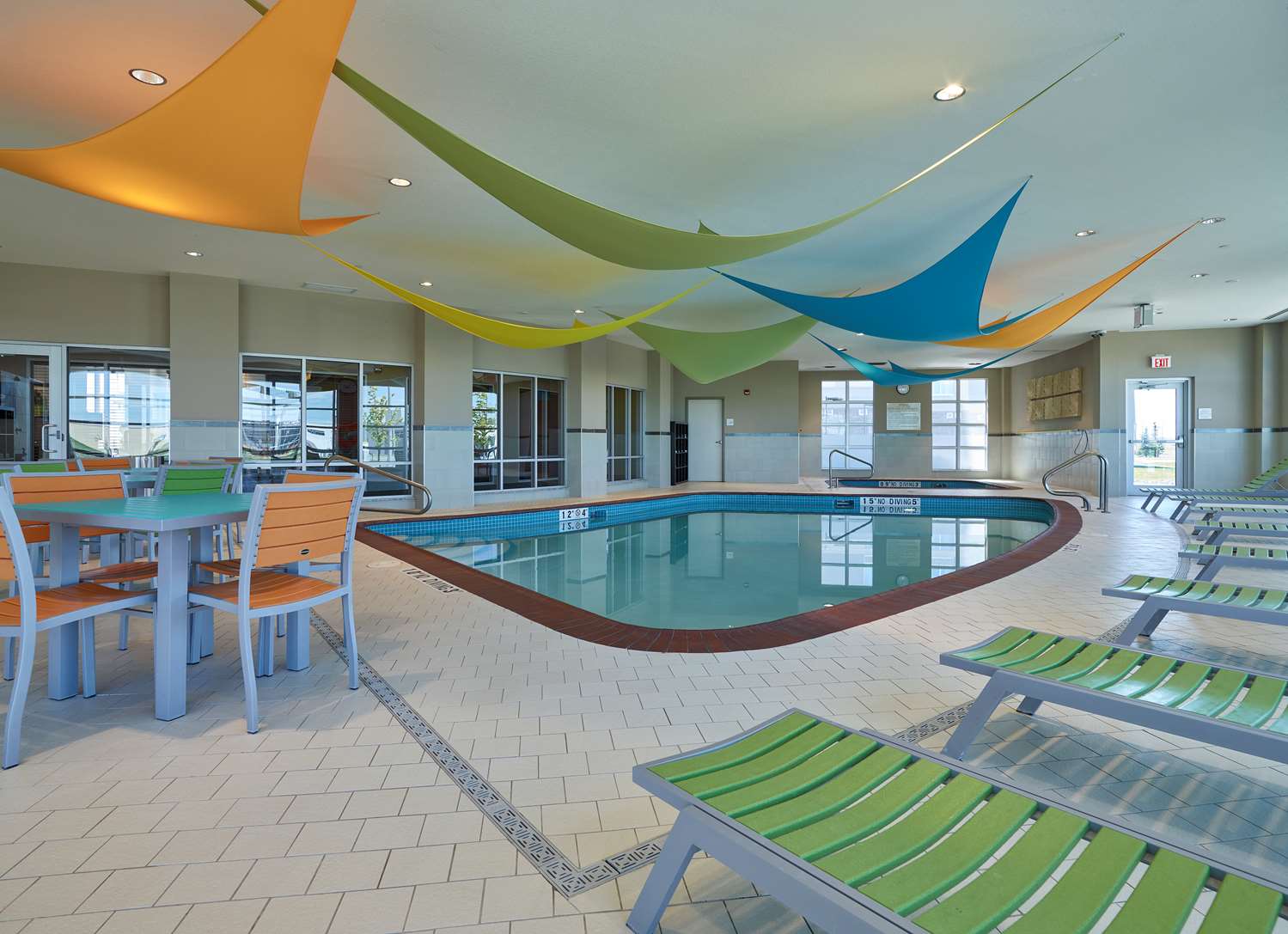 swimming pool spa