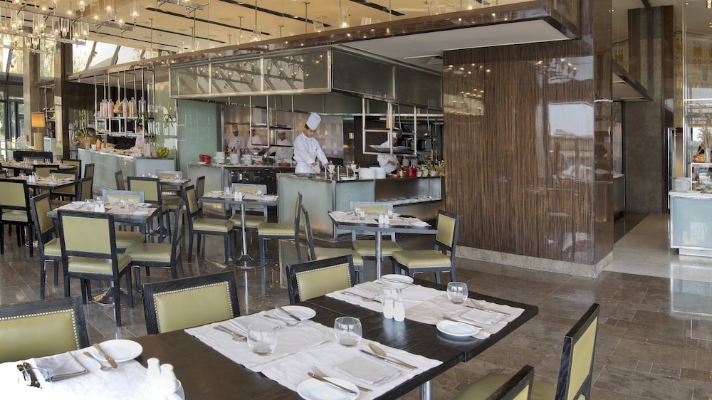 restaurant cafeteria