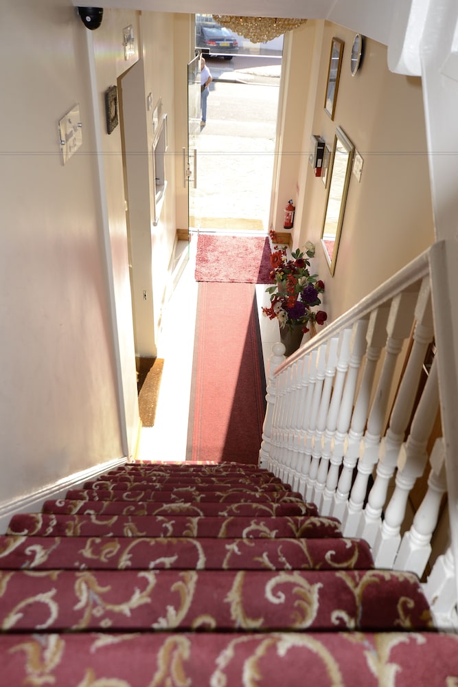 Britannia Inn Hotel Ilford 6/64