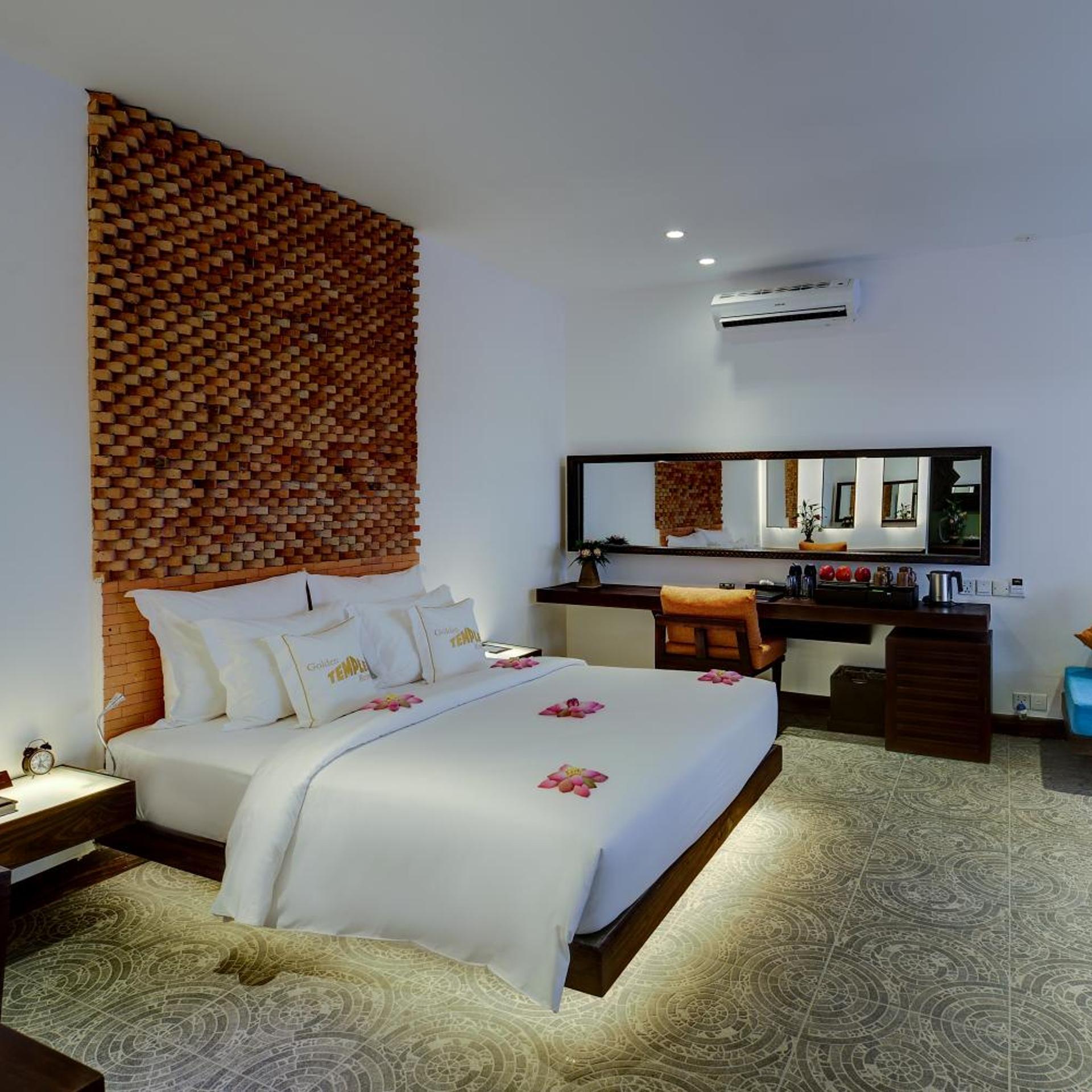 Spa, Premier, Suite, Pool Access
