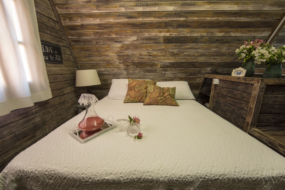 Chalet Suisse Hotel 15/50