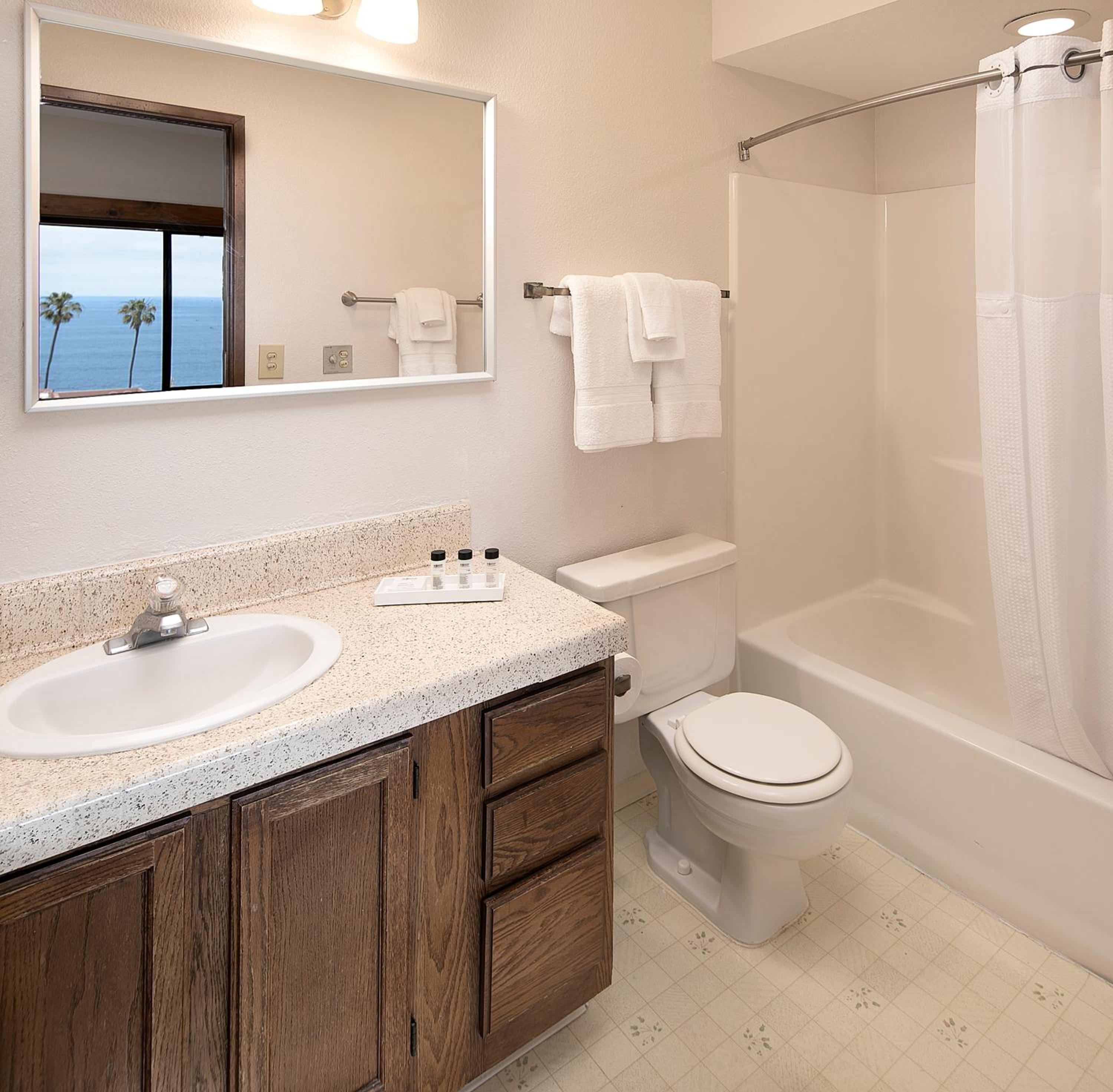 2 Bedrooms, Suite, 2 Queen Beds, Ocean View, 2 Bathrooms, Sofa, Terrace