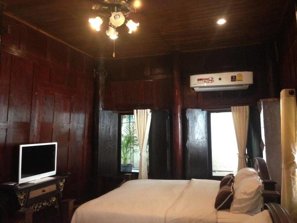 Ban U Thong Accommodations 18/28