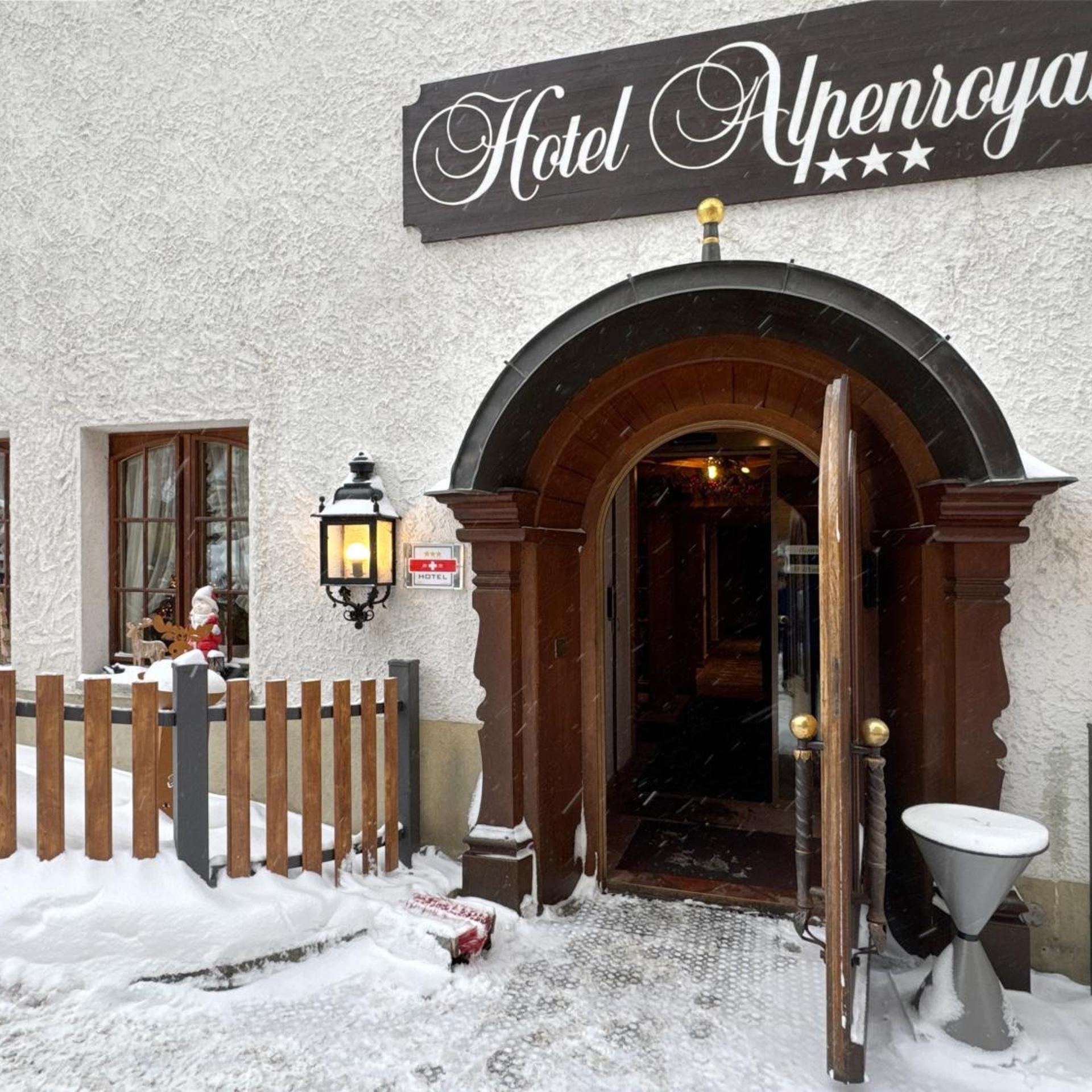 HOTEL ALPENROYAL 6/55