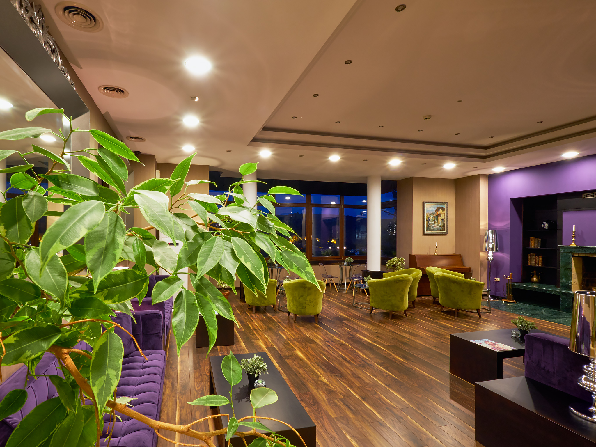 Yantra Grand Hotel 37/57