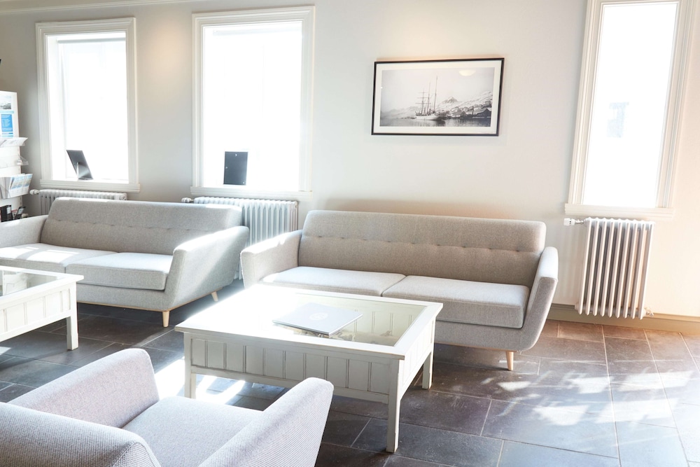 Fosshotel Eastfjords 30/50