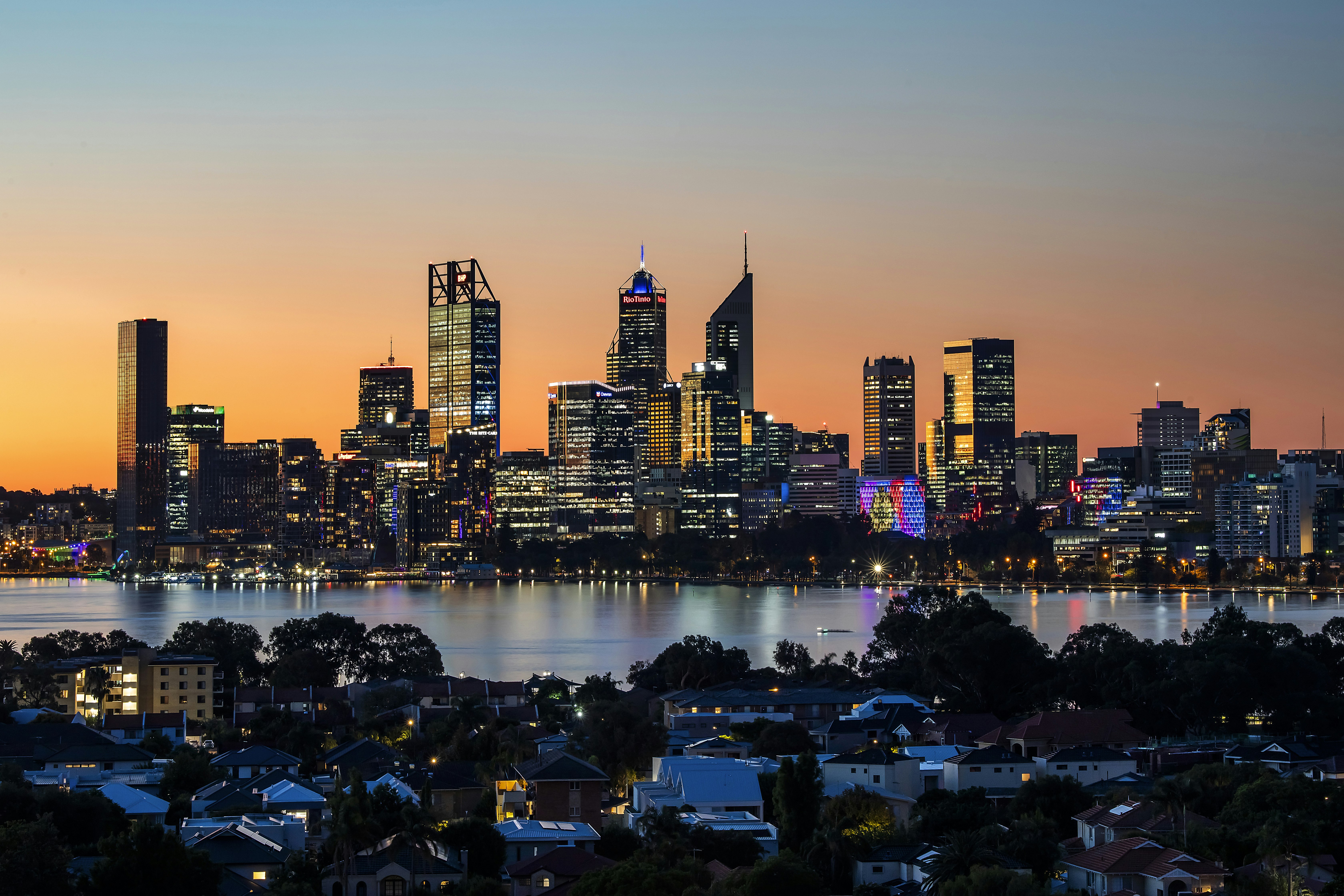 Metro Hotel Perth 43/48