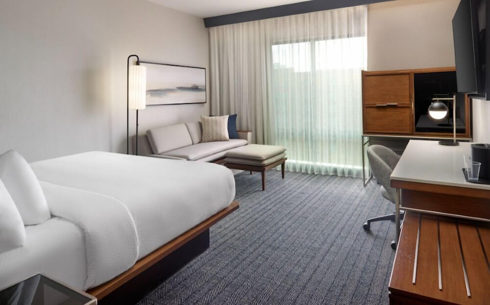 Courtyard by Marriott Birmingham Grandview 14/40