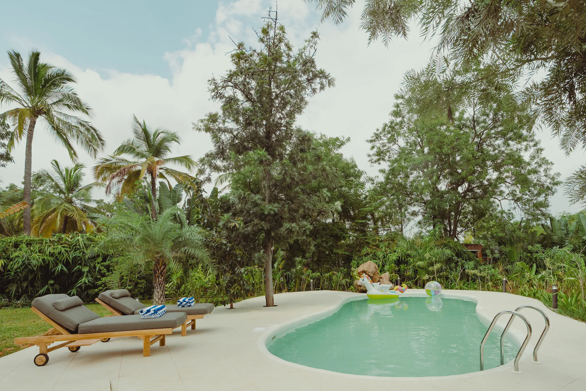ELIVAAS Prive Ananta Bliss Talam 2 BHK Villa & Tent with Pool, Garden & Gazebo 23/27
