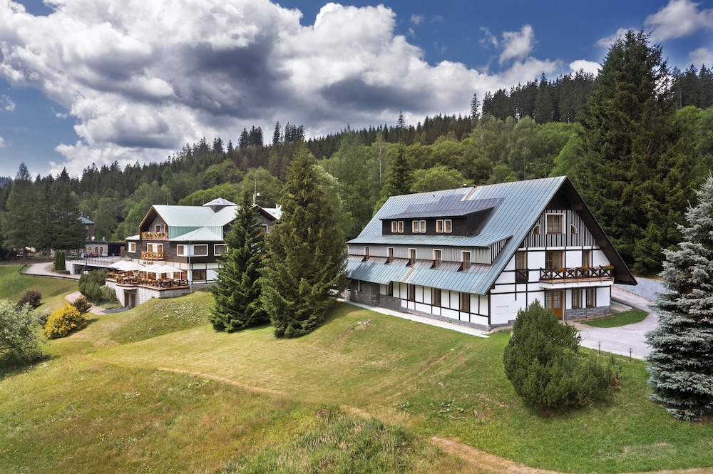 Hotel Zatisi 45/50