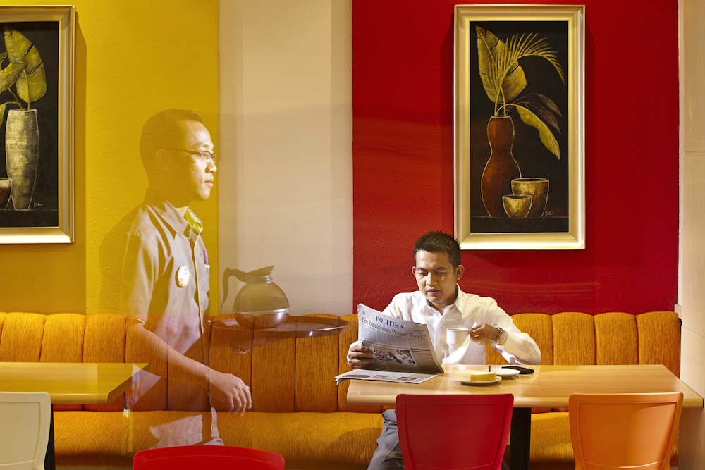 Zuri Express Hotel Pekanbaru 4/33