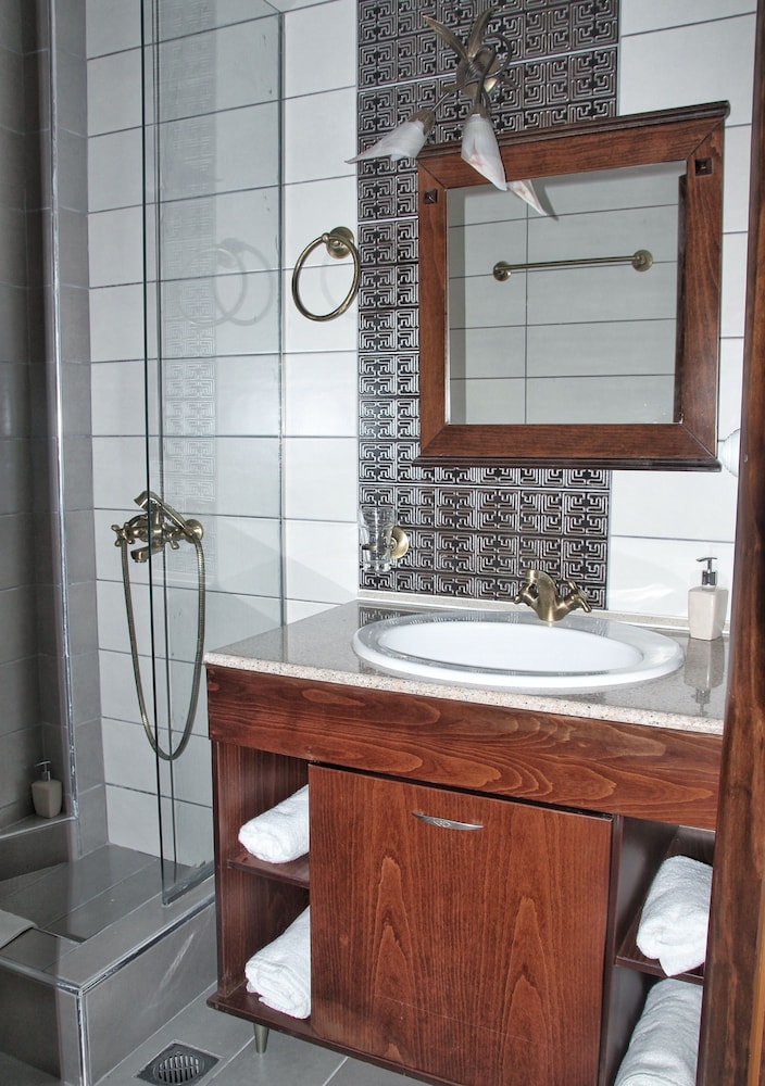 Paralia Beach Boutique Hotel 48/50
