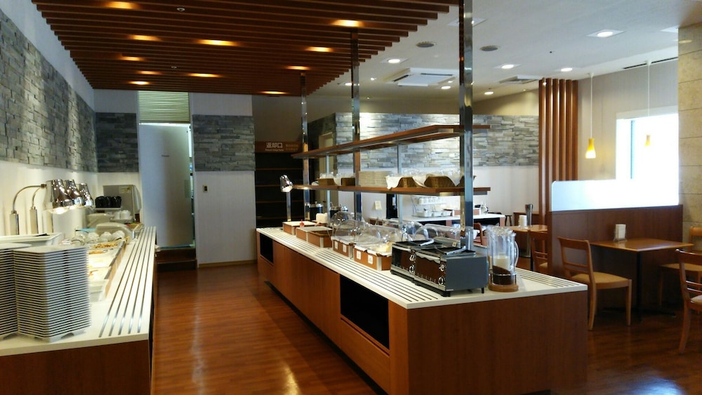 Nishitetsu Inn Kurosaki 32/48