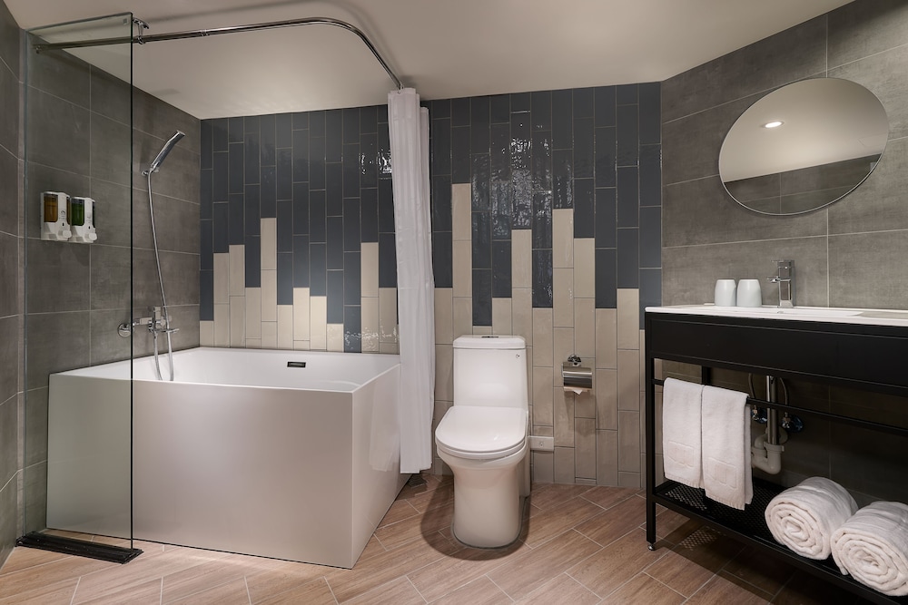 Muzik Hotel Ximen Station Branch 61/66