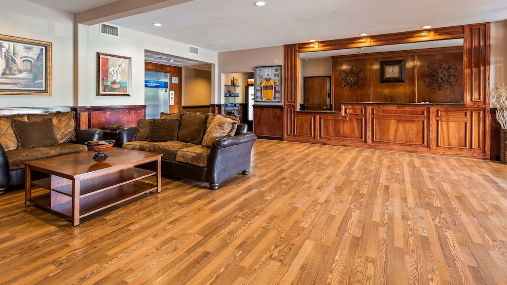 Best Western Plus Circle Inn 8/30