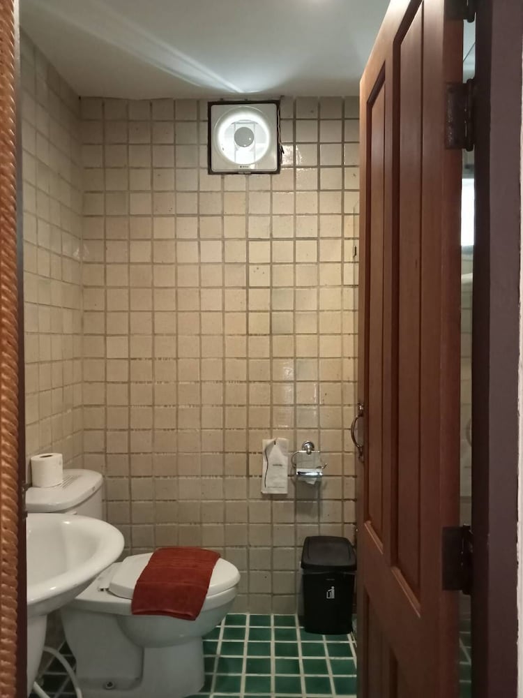Sri-Pat Guesthouse 58/59