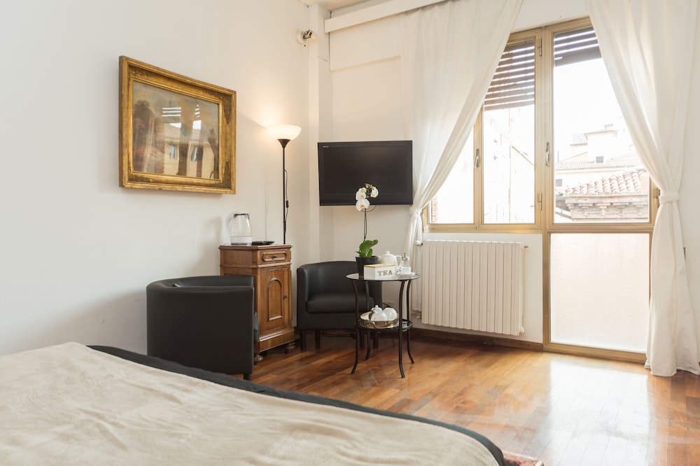 Cristina Rossi Bed and Breakfast 30/50