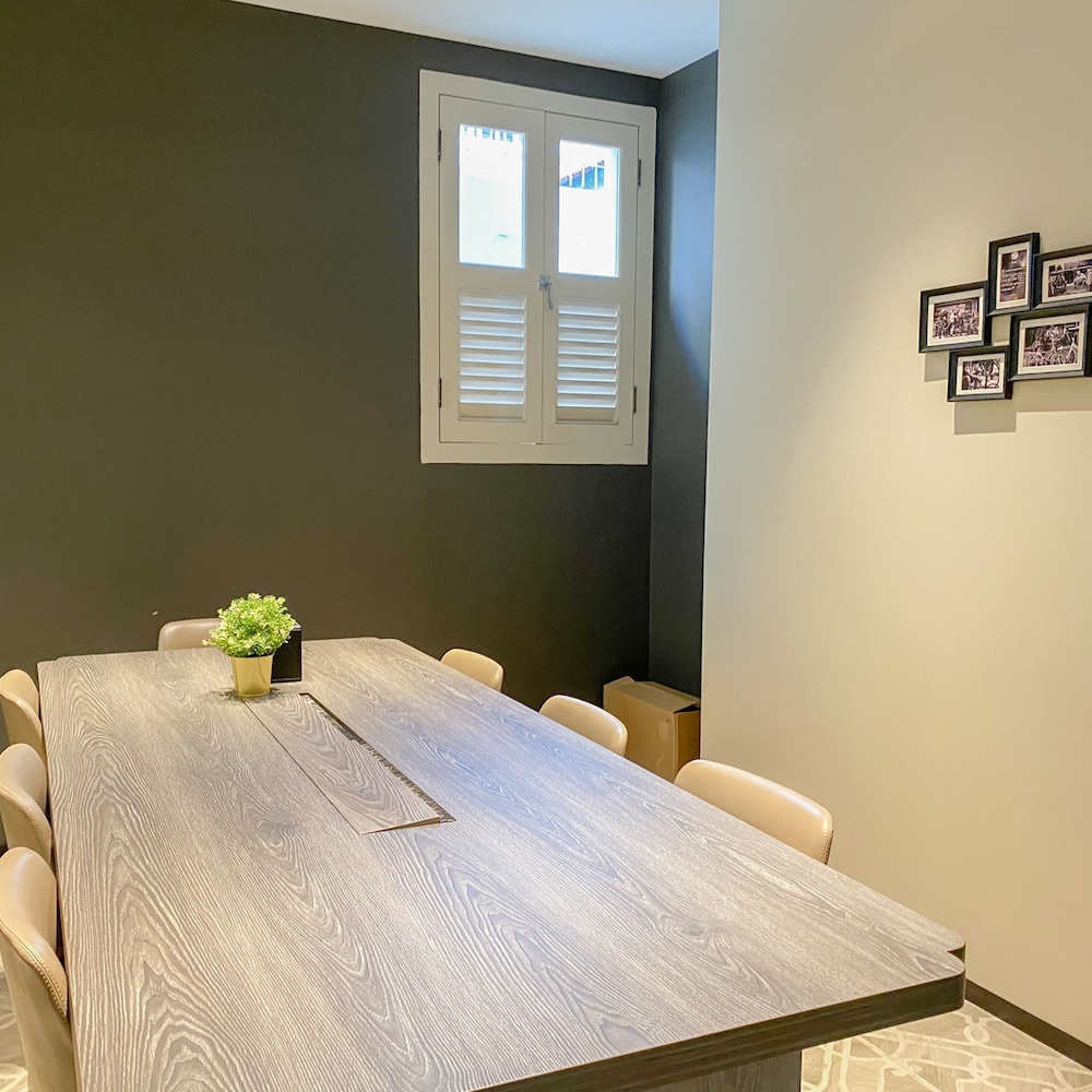 ST Signature Jalan Besar 33/50