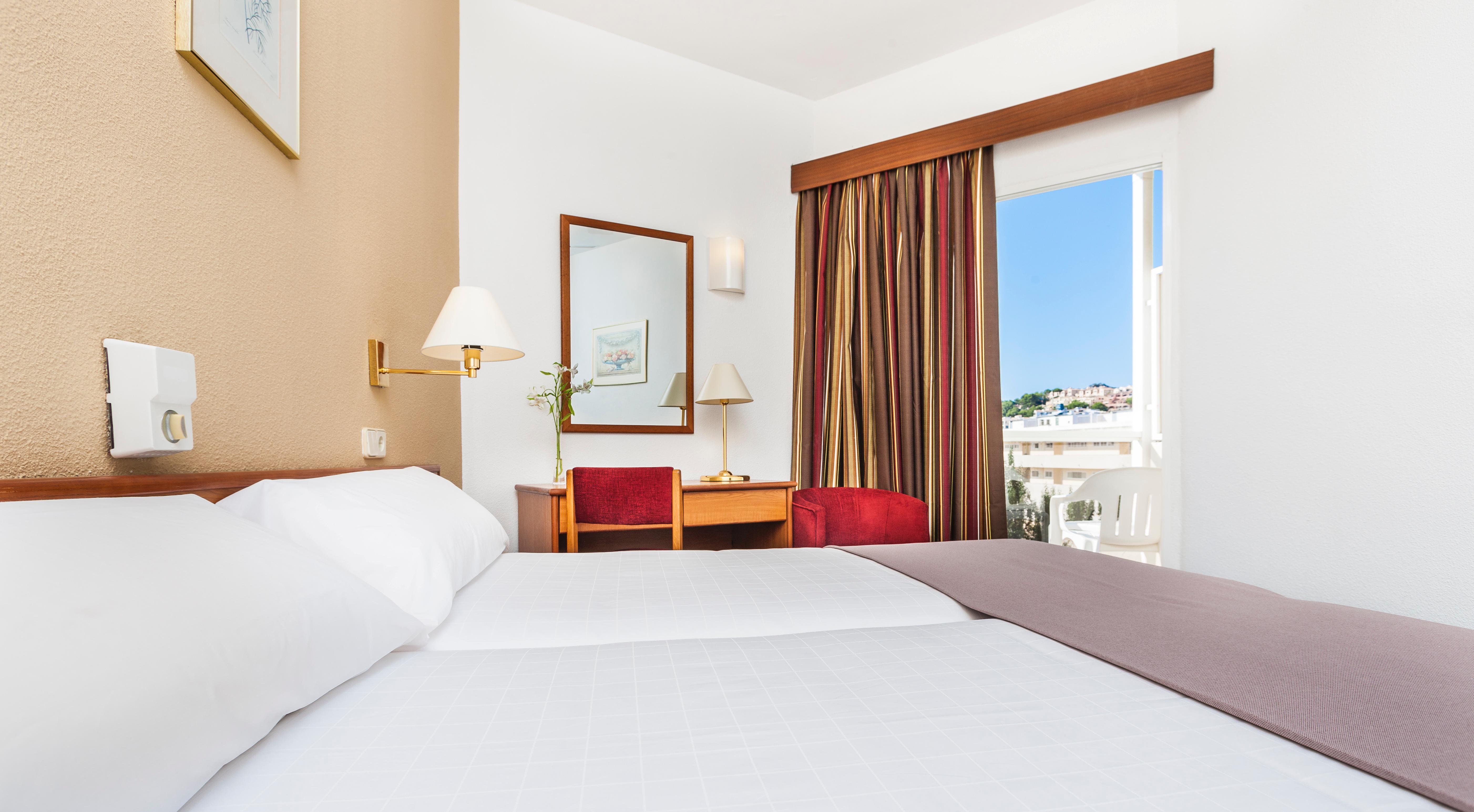 Standard, Double or Twin Bed