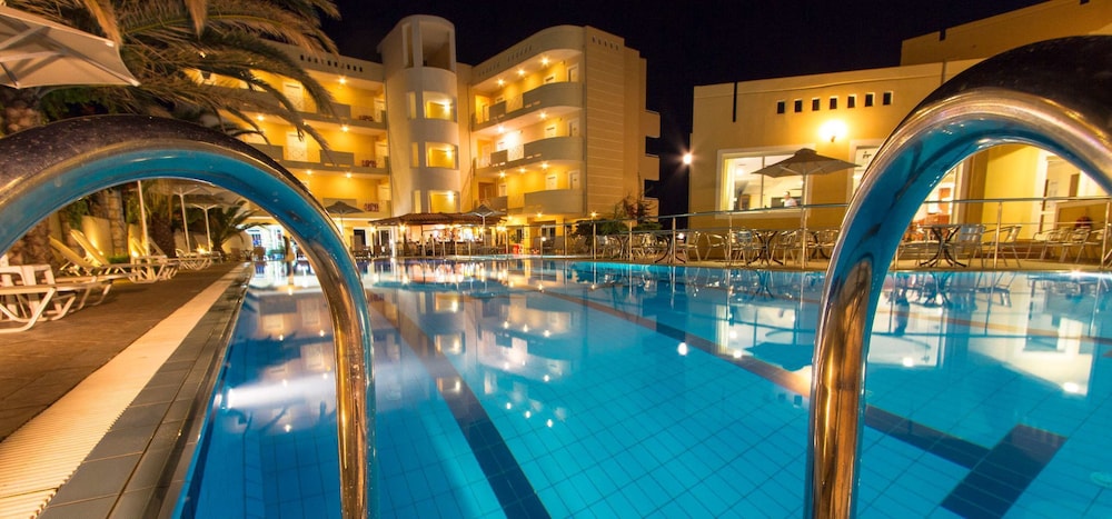 Sunny Bay Hotel 39/67