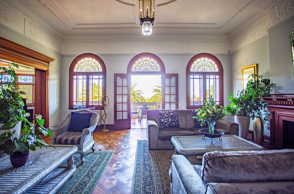 Cape Riviera Guesthouse 30/50