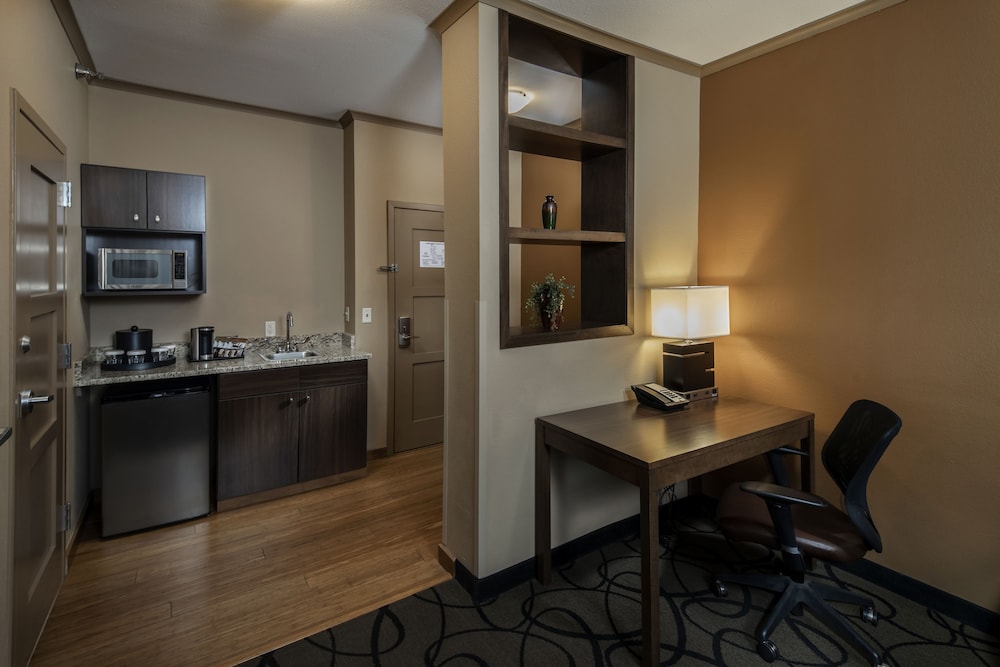 Clubhouse Hotel Suites Pierre 52/60