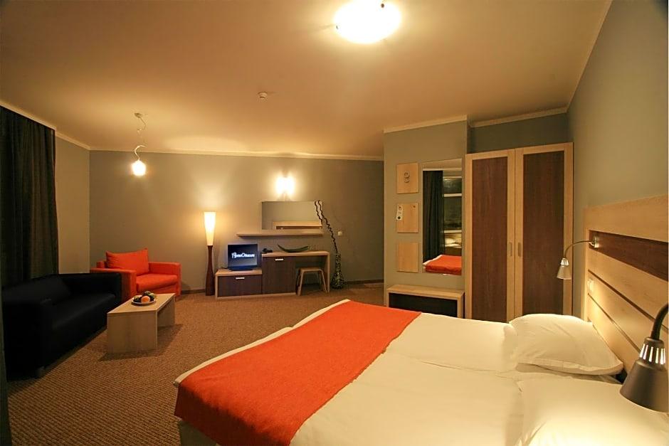 Blue Orange Beach Resort 11/42