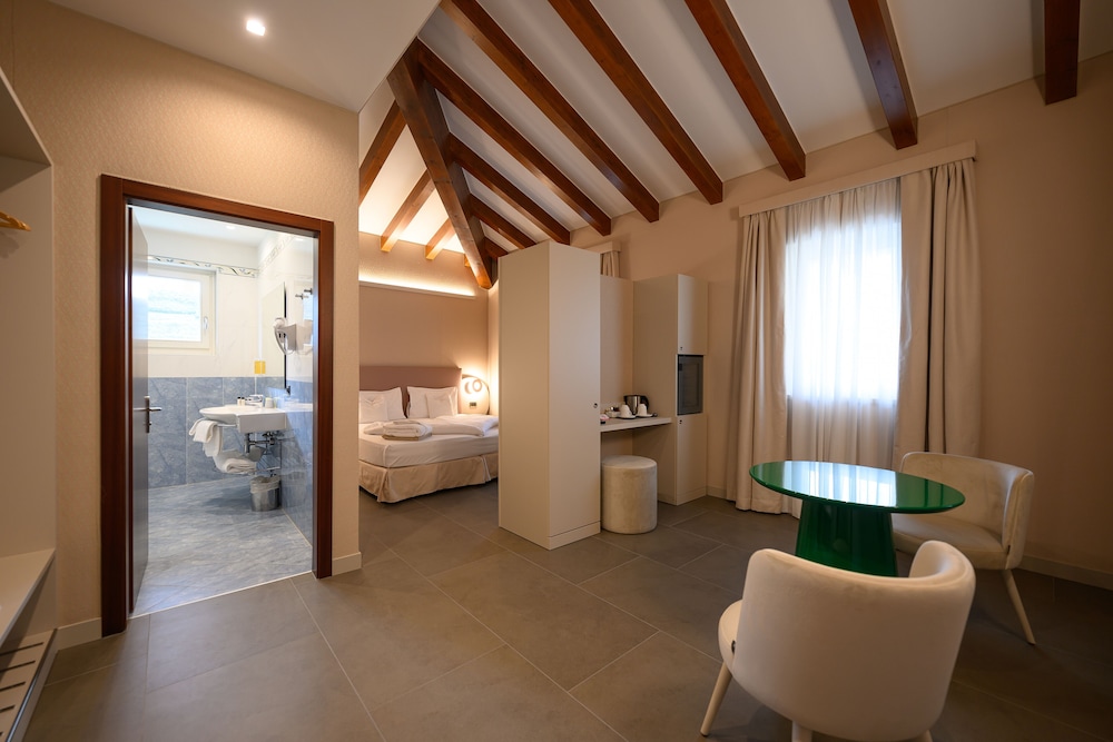 Villa Nicolli Romantic Resort - Adults Only 30/50