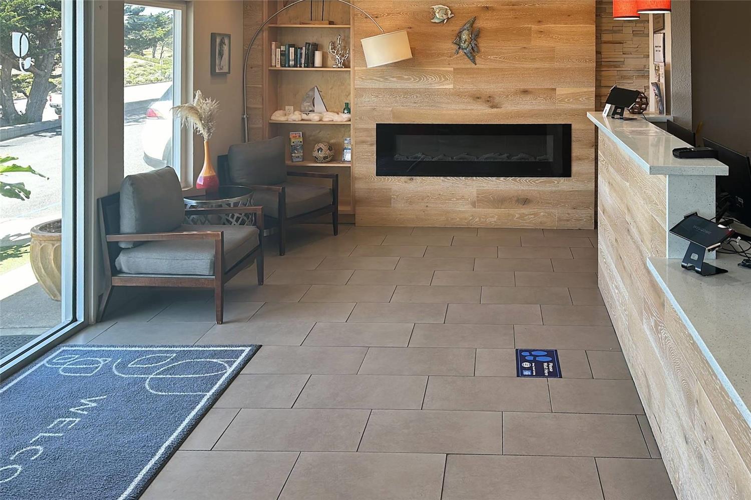 Country Inn & Suites by Radisson, Monterey Beachfront-Marina, CA 3/31