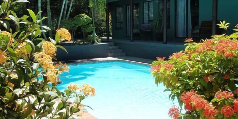 La Rochelle Inn 13/19