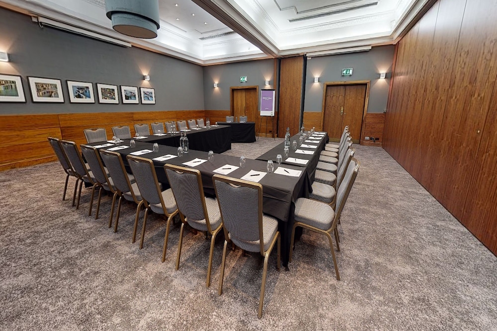 Village Hotel St Davids Nr Chester 27/35
