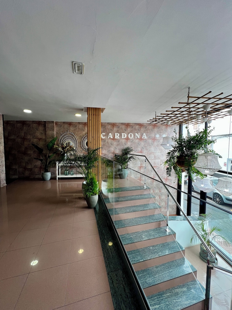 Residencia Cardona 1/57