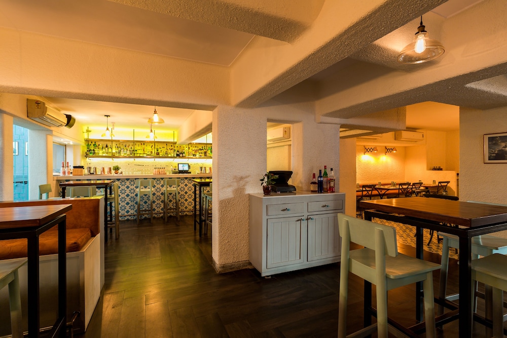 Hotel Le Sutra Hotel, Khar, Mumbai 48/60