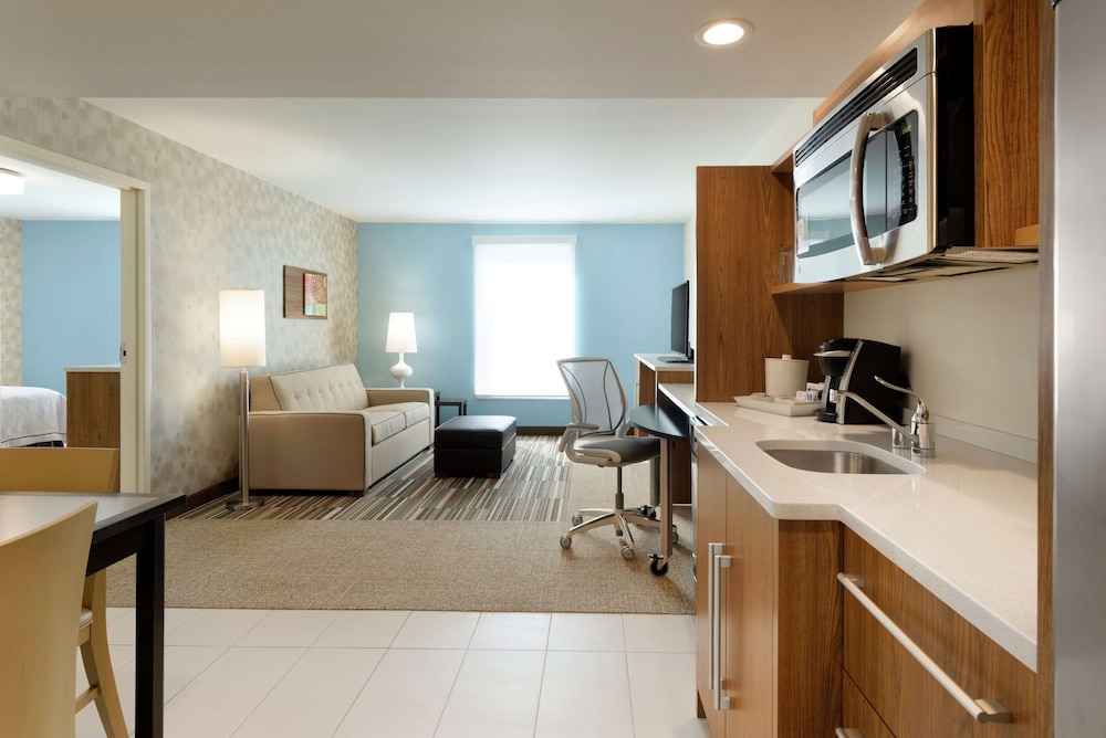 Home2 Suites By Hilton Milwaukee Airport 26/41