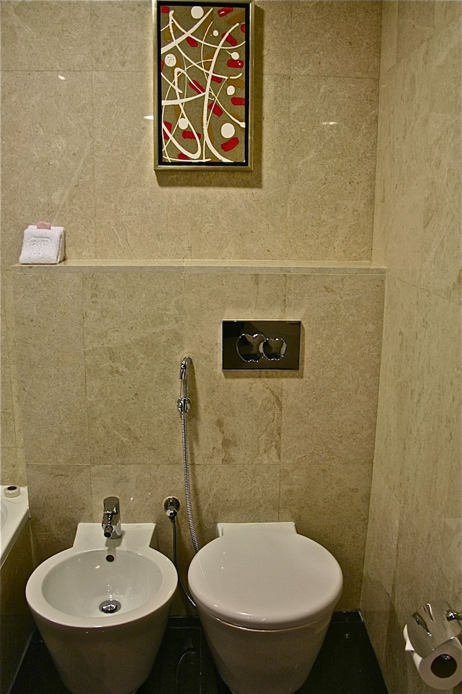 Trianon Hotel 58/63